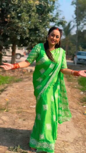 Rani Chatterjee Instagram - Saree with rap 😄❤️ #mainhawamehu