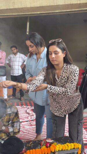 Rani Chatterjee Instagram - Happy birthday to you  my queen @ranichatterjeeofficial ji  mujhe yaad hai jab mai pehli bar apke sath kam kar rahi thi to meri achanak tabiyat bigdi aur  apne  jaise mera dhyan rakha jaise mujhe sambhala ek chhote bache ki tarah ek badi behan ki tarah jara sa bhi feel nai hone diya ki ap itni badi star hai itna mujhe pyaar kiya thankyou so much and ap actor to Kamal ki hai hi dil bhi utna hi achha  hai bhagwan apko lambi umra de  swasth rakhe aur ham sabhi ki rani banke hamesha ap rahe love you from bottom of my heart ❤️ 

#happybirthday  #birthday  #janamdinmubarak  #ranichatterjee  #sanjanapandey #wishes