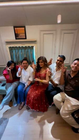 Rasha Thadani Instagram - Thankyou from team RT/UYI AMMA for 30M  of love❤️💥