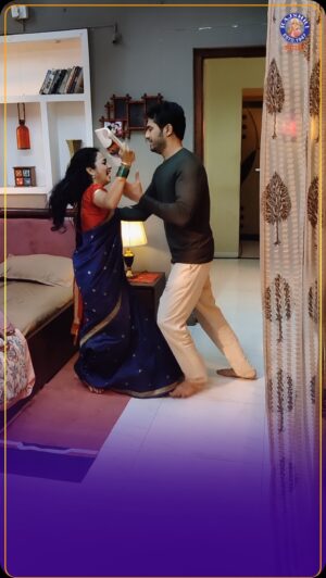 Rashmi Anpat Instagram - ‘अंतरपाट’ मालिकेच्या शूटिंगदरम्यान गौतमी-क्षितिजची धमाला मजा-मस्ती❤️

#rajshrimarathi #antarpat #rashmianpat #colorsmarathi #bts