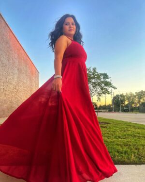 Rasika Vengurlekar Instagram - All I know about Love is just Because of You ✨

#ishqhai #redaesthetic #redconfidence #passionatered
#laalishq #laalmalaal #laalmeredilkahaal 😂 #MHjive #usacanadatour 2024 #rasikavengurlekarofficial 

pc : @namrata_rudraaj 🌼