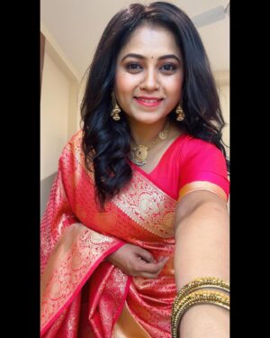 Rasika Vengurlekar Instagram - Today I choose to feel pretty. Inside and Out . ☺️✨🌻❤️🌼