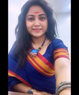 Rasika Vengurlekar Instagram - हास्यजत्रेच्या सेटवर सावित्री उत्सव २०२५ 
 ३ जानेवारी २०२५ 
क्रांतीज्योती सावित्रीबाई फुले यांच्या जयंतीनिमित्त विनम्र अभिवादन 🙏✨