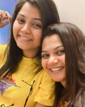 Rasika Vengurlekar Instagram - Happy birthday rashhhhhhh ❤️🌼🌹🫶 be beautiful be passionate be blessed always 🌹
May all your dreams come true ♥️ 
#friendship #collage #morethan15years #birthday