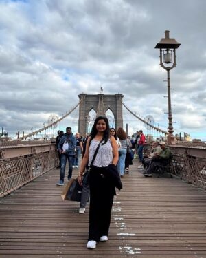 Rasika Vengurlekar Instagram - An Astrophile at Brooklyn Bridge 😍✨❤️

#astrophile #Skylover #brooklyn #brooklynbridge #mhjliveinusa #mhjrocks #newyork #newyorkdiaries