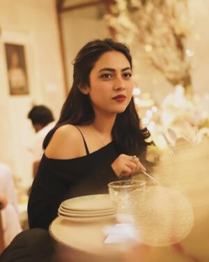 Reem Shaikh Instagram - I blinked and suddenly I had a Valentine .. ♥️

📸 - @dop_praveenkhaitan