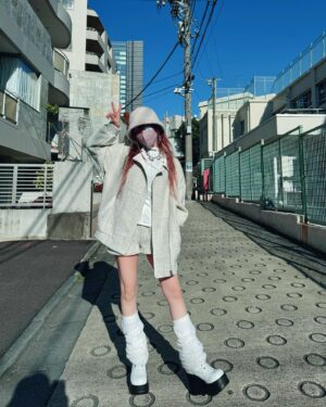 Reina Tanaka Instagram - .
右目にも うつったのか調子が悪かったので
この日は裸眼で過ごしました👁️
いつもコンタクトしようけん裸眼慣れん😂
裸眼になったらいつものアイメイク合わんけん研究せんと🤔

コンタクトしてないだけで テンションあがらんとゆーか
メイクしたのに気持ち的にイマイチやったな〜
カラコンもメイクの1つやけんね。
やっぱりいつも「よしっ✨️」って思って出かけたい🙃

ちなみに今はやっと両目の充血も取れて腫れも引いてきて涙もなくなりました🤗💕やったぁ！！

お風呂入って顔洗った時 水がちょっと目に入っただけでしみて痛かったけん💦なんやったとかいな……
・‥…━━━☞・‥…━━━☞
#れーなこーで #GYDA #ホワイトコーデ 
#眼帯