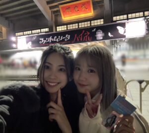 Reina Yokoyama Instagram - 🎤
.
ずっと生で観たいと思っていた
ファントムシータさんのライブに行ってきました！終始パフォーマンスに感動してました🫶🏻
らいりーと🫧💗
.
.
#ファントムシータ さん
#櫻井梨央 ちゃん
#横山玲奈