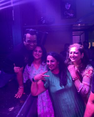 Rekha Krishnappa Instagram - What a beautiful night packed with us music n wine #venue : @happybrew.blr photography: @aquafireevents Shashwat
