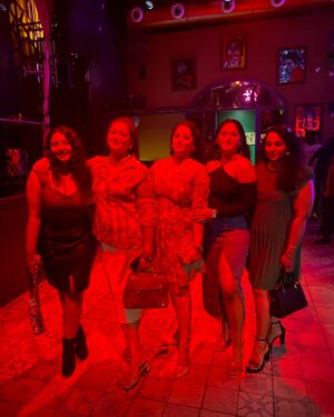 Rekha Krishnappa Instagram - What a beautiful night packed with us music n wine #venue : @happybrew.blr photography: @aquafireevents Shashwat