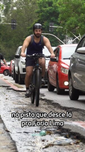 Renata Falzoni Instagram - Esse trecho da ciclovia da avenida Rebouças mais parece uma trilha de mountainbike. Quem desce em direção a Pinheiros, zona oeste de São Paulo, sabe o desafio que é se manter na bicicleta. 

Enviei um ofício à Prefeitura cobrando os reparos com urgência, porque isso é mais do que desconforto: é questão de segurança. Uma queda nesse trecho pode ser fatal. 

Ciclovia com problema no seu caminho aqui em SP? Conta pra gente! Envie fotos, relatos e a localização pelo WhatsApp do gabinete. Estamos aqui para lutar por ciclovias seguras para todos e precisamos da sua ajuda. Nosso número é: 11 93947-9770