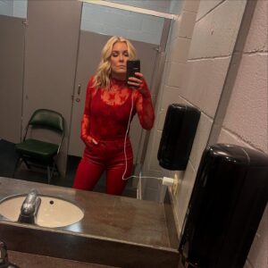 Renee Paquette Instagram - 💘💘💘💘