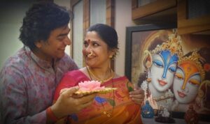 Renuka Shahane Instagram - 🪔🌟🌟🌟🌟🌟🌟🌟🌟🌟🪔 दीपावली की हार्दिक शुभकामनाएं। ह्या दिवाळीत तुम्हा सर्वांना सुखं, समृद्धिचा, आनंदाचा व आरोग्य संपन्नतेचा आशीर्वाद लाभावा। Happy Diwali. Love and light 🪔🌟🌟🌟🌟🌟🌟🌟🌟🪔