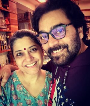 Renuka Shahane Instagram - Twenty and forever more @ashutosh_ramnarayan ❤❤❤ 
Thank you my insta family for all your love on our anniversary ❤🙏🏽