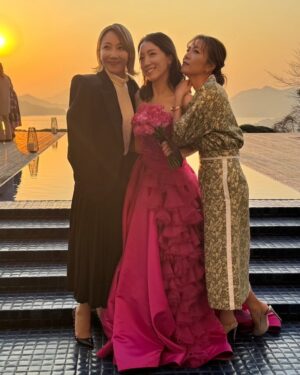 Reon Yuzuki Instagram - .
先日
勝矢さんと
ゆりかちゃんの
結婚式に
行ってきました😁😁
.
本当に
幸せそうで❤️❤️
最高の1日でした❤️

.
#勝矢　さん
#真風涼帆　ちゃん
#結婚おめでとう
#安蘭けい　さんと
#柚希礼音