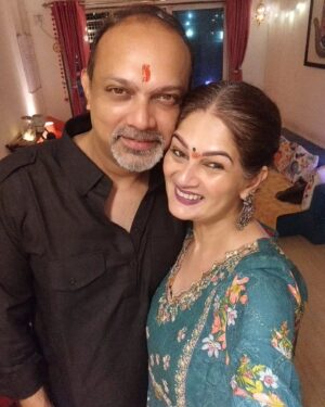 Resham Tipnis Instagram - Happy Diwali to everyone 🙏