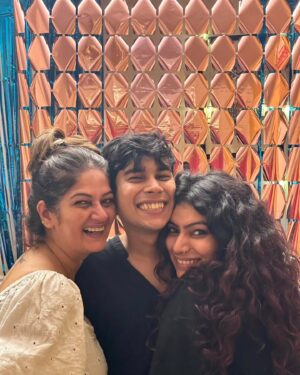 Resham Tipnis Instagram - Happy Birthday Manav mumma loves u and very proud of u the way ur growing up . Keep shining⭐✨