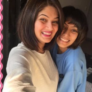 Resham Tipnis Instagram - Kay Bolu.... Bus be happy may u get my share of happiness. I hope bappa gets all the happiness in ur life and may all ur dreams come true raja khup khup anandi raha I love u so much ur my strength and my weakness too. Ja Simran jee le apni Zindagi 😍😍😂😂.Happy birthday Chinu 🥰😘