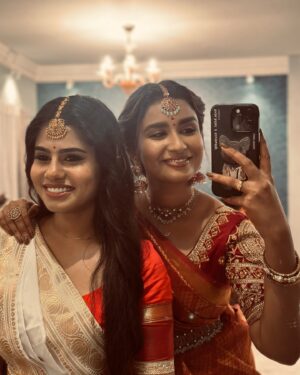 Reshma Muralidharan Instagram - Dear Everyone,

I want to take a moment to address the sudden ending of Nenjathai Killathe. It was never in our plans to conclude the show this way, and we truly understand the disappointment it has caused. The entire team—directors, writers, technicians, and fellow actors—put their heart and soul into this project, and it was more than just a show for us; it was a journey we deeply cherished.

Unfortunately, due to unforeseen circumstances, we were unable to continue. A television show is not just about one person; it is the hard work of hundreds of people whose livelihoods depend on it. Despite our best efforts to find solutions, we had to face a reality that was out of our control.

I request all my well-wishers and fans to handle this with positivity. Instead of spreading negativity or blame, let’s appreciate the beautiful moments Nenjathai Killathe gave us. Your love and support mean the world to me, and I hope to bring you more exciting projects soon.

With love and gratitude,
Reshma Muralidharan
