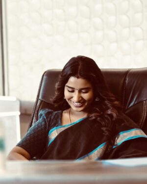 Reshma Muralidharan Instagram - Dear Everyone,

I want to take a moment to address the sudden ending of Nenjathai Killathe. It was never in our plans to conclude the show this way, and we truly understand the disappointment it has caused. The entire team—directors, writers, technicians, and fellow actors—put their heart and soul into this project, and it was more than just a show for us; it was a journey we deeply cherished.

Unfortunately, due to unforeseen circumstances, we were unable to continue. A television show is not just about one person; it is the hard work of hundreds of people whose livelihoods depend on it. Despite our best efforts to find solutions, we had to face a reality that was out of our control.

I request all my well-wishers and fans to handle this with positivity. Instead of spreading negativity or blame, let’s appreciate the beautiful moments Nenjathai Killathe gave us. Your love and support mean the world to me, and I hope to bring you more exciting projects soon.

With love and gratitude,
Reshma Muralidharan