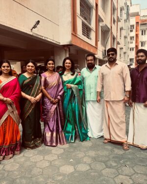 Reshma Muralidharan Instagram - Dear Everyone,

I want to take a moment to address the sudden ending of Nenjathai Killathe. It was never in our plans to conclude the show this way, and we truly understand the disappointment it has caused. The entire team—directors, writers, technicians, and fellow actors—put their heart and soul into this project, and it was more than just a show for us; it was a journey we deeply cherished.

Unfortunately, due to unforeseen circumstances, we were unable to continue. A television show is not just about one person; it is the hard work of hundreds of people whose livelihoods depend on it. Despite our best efforts to find solutions, we had to face a reality that was out of our control.

I request all my well-wishers and fans to handle this with positivity. Instead of spreading negativity or blame, let’s appreciate the beautiful moments Nenjathai Killathe gave us. Your love and support mean the world to me, and I hope to bring you more exciting projects soon.

With love and gratitude,
Reshma Muralidharan