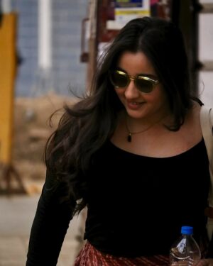Revathi Pillai Instagram - day ended w a whole lot of sunlight🌞
iykyk
.
📸: @arjun.narayan_
