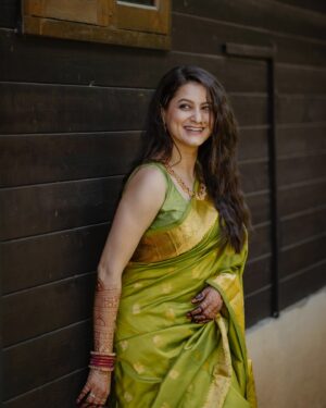 Revati Lele Instagram - 🌸🍃

📸 @fotocopy_vm 💕
Mehendi artist - @gauris_artistic_heena 💕