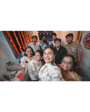 Ridergirl Vishakha Instagram - Thank you everyone for making this birthday so special 💕
@sherpa_life for the best birthday gift ever PS5 🎮
@eierene__ love the cake 🦄

Also, Now I am a ps5 girl, can’t wait to see you all on my gaming channel.