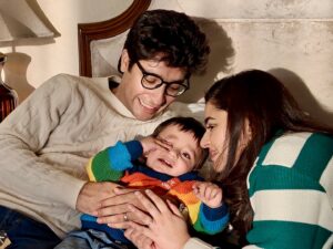 Ridhima Ghosh Instagram - Lazy mornings, cozy cuddles and endless laughter. 
Life is perfect with family by your side! ♥️

#DarjeelingDiaries #FamilyTime