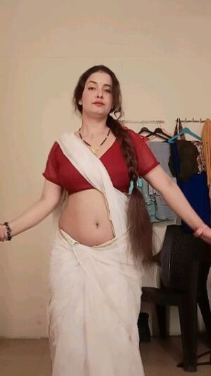 Ridhima Tiwari Instagram - kya hai khubi 🙈😜