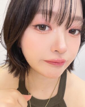 Rie Kitahara Instagram - 🦄💖💄🪽🫧
 #いむたんメイク
可愛すぎ~ｯ
憧れの鼻先ちゅるんになりました💖

YouTubeでメイクしてもらったょ🫶🏻
ぜひ動画でビフォアフご覧ください~！
@imutan_makeup 

カラコンはメイメ！ @meime.official 
@iamyukaf