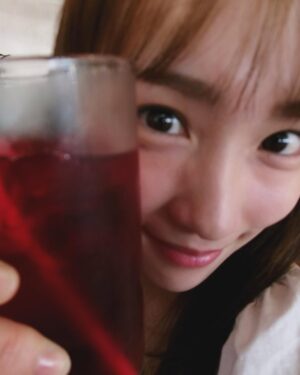 Rina Kawaei Instagram - 30歳になりました☺︎ 
楽しく自由に健康に生きていくぞ〜！

今年はデビュー15周年でもあります✌︎
いつも応援してくださる皆様に
たくさん良い報告ができるよう頑張りたいと思います。
これからもよろしくね〜🙋🏻‍♀️♡