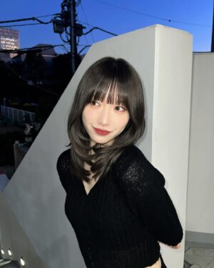 Rinne Yoshida Instagram - 髪の毛かわいくしてもろたあ
小池さんいつもありがとうです
お腹すいたーー
何食べようかな、何食べた？