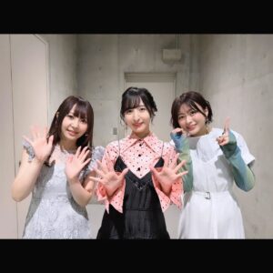 Risa Taneda Instagram - 🐰

今年でごちうさTVアニメも１０周年！

こちらは今年のアニメジャパンのときの３人🩷🩵💜
なんだか一昨日も別の現場で見かけた気がするメンバーですね…笑

11/11がぴょんぴょんの日でもあるので
３月のアニメジャパンの写真だけど今日投稿しちゃいました🐇
いつあげてもいいんだ…2024年なら10周年だからね！

これからもどうぞ宜しくお願いいたします✨️

11周年もごちうさ楽しんでくぞー！サー！！

#佐倉綾音
#水瀬いのり
#ごちうさ
#時をかけるインスタ