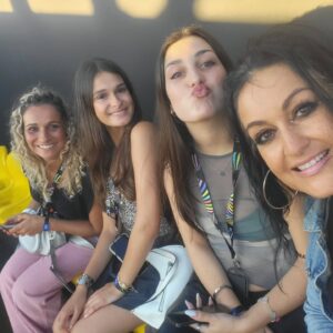 Rita Guerra Instagram - O ano de 2024 teve inúmeras memórias muito marcantes e deixo aqui algumas, entre concertos , amigos e família .

Foram muitos os concertos com os meus músicos e com várias das nossas excelentes Bandas Filarmónicas e Orquestras no continente e  ilhas.

Que 2025 venha com muita saúde, trabalho e felicidade para todos🥰
Da minha parte irão ter surpresas já no mês de Fevereiro😉

RG