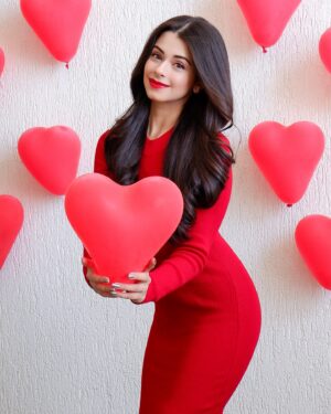 Ritika Badiani Instagram - Happy Valentine’s Day ♥️ 

#RitsBadiani #RitikaBadiani #HappyValentinesDay #Love