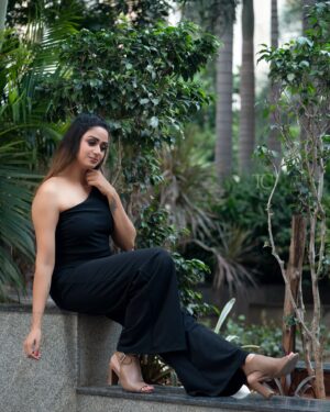 Riya Vishwanathan Instagram - 06.01.2025 🥰 yaaaah, it’s my birthday 🤩 

First post of 2025 ❤️ 
.
.
.
Camera and editing @teamcreators 
Mua @jeevithamakeupartistry 
.
.
.
#birthdaypost #blessings #photoshoot #gratitude 
#riyavishwanathan