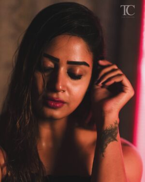 Riya Vishwanathan Instagram - Game on, I don’t back down.
.
.
.
#pictures #photooftheday #photography 
#photshoot #portraitphotography 
#riyavishwanathan
