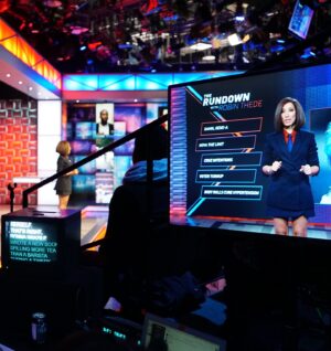 Robin Thede Instagram - I have been able to do so many fun things on TV over the years. I will NEVER take living my dream for granted! #behindthescenes