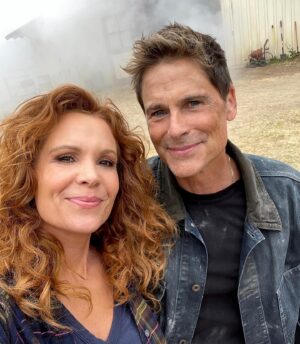 Robyn Lively Instagram - Rob n Robyn tweet tweedilly dee 🎶 8 glorious episodes of @911lonestar What a ride y’all! Outstanding cast and crew I feel so blessed to have been a part of it! If tween me could’ve caught a glimpse into her future and seen this image on set w @roblowe … 😵 Hahaa I hope you’ve tuned in to this season! It gets fiery! 

#911lonestar #marlene