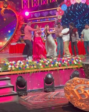 Rohini Reddy Instagram - MAZAKA moments at the Bigg Boss Season 8 Reunion! Thank you, Maa TV, for the love and the platform to let us shine 🖤✨🪩🤍 P.S- @actressrohini @tastyteja loved grooving with you both 🙈🥰💃 #Grateful #MAZAKAFamily #Promotions