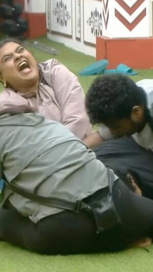 Rohini Reddy Instagram - 100% effort. Witnessing Rohini in action is a whole vibe! 💥
Me andharu support chala mukhyam prathi vote chala important, so please support chestharani korukuntunnam😍❤️🙏

-Team Rohini

Please vote & support @actressrohini

How to Vote?

1. Log into Disney  Hotstar

* Search for Bigg Boss Telugu 8

* Click ‘Vote’

* Submit one vote for Rohini  each day

2. Give a Call to 7997983721 once daily (one vote)

3. Voting is open till Friday

#supportrowdyrohini
#RowdyRohini ##Wildcardentry #biggbosseason8 ##telugubiggboss #disneyplushotstartelugu #starmaa #comedyqueen👑 #Entertainer #biggbossmoments #gorgeous #stunning #comedy #comedy