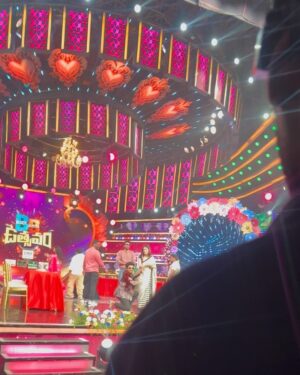 Rohini Reddy Instagram - MAZAKA moments at the Bigg Boss Season 8 Reunion! Thank you, Maa TV, for the love and the platform to let us shine 🖤✨🪩🤍 P.S- @actressrohini @tastyteja loved grooving with you both 🙈🥰💃 #Grateful #MAZAKAFamily #Promotions