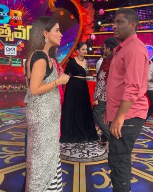 Rohini Reddy Instagram - MAZAKA moments at the Bigg Boss Season 8 Reunion! Thank you, Maa TV, for the love and the platform to let us shine 🖤✨🪩🤍 P.S- @actressrohini @tastyteja loved grooving with you both 🙈🥰💃 #Grateful #MAZAKAFamily #Promotions