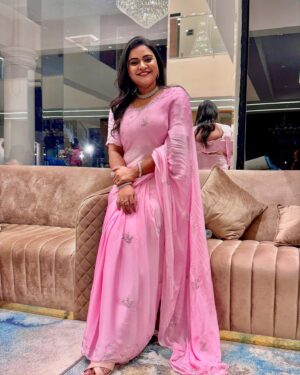 Rohini Reddy Instagram - @label_dishana 💕💕💕
@designaari__rental_jewellery ❤️
