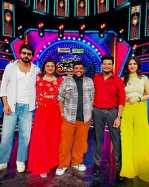 Rohini Reddy Instagram - My Heart is Beating…for meeting 🙌🙌
Its time for BB8 Reunion🥰R u guys Ready😍
#nikil #yashmi
#avinash #rohini
#tastyteja #bb8