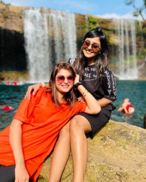 Rooqma Ray Instagram - Happy Birthday to the bestest friend one can ever wish for!!! May your cakes be sweet, your presents be expensive & your day be Awesome!! You know how much I love you!! ❤️❤️❤️ Baki ta video call kore bolchhi 🤣😜