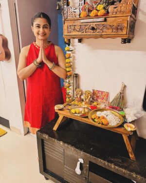 Ruchi Savarn Instagram - Happy Diwali from us to you all🪔🪔🪔🪔