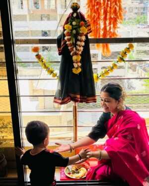 Ruchi Savarn Instagram - गुढ़ी पाड़वा, नूतन वर्षाच्या आणि नवरात्रिच्या हार्दिक शुभेच्छा 🙏🙏
