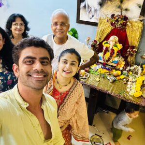 Ruchi Savarn Instagram - Ghar , Pariwar or Bappa 2023 ❤️

PUDCHYA VARSHI LAVKAR YAA..

#ganpatibappamorya #ganeshchaturthi #blessed #grateful #family #harharmahadev